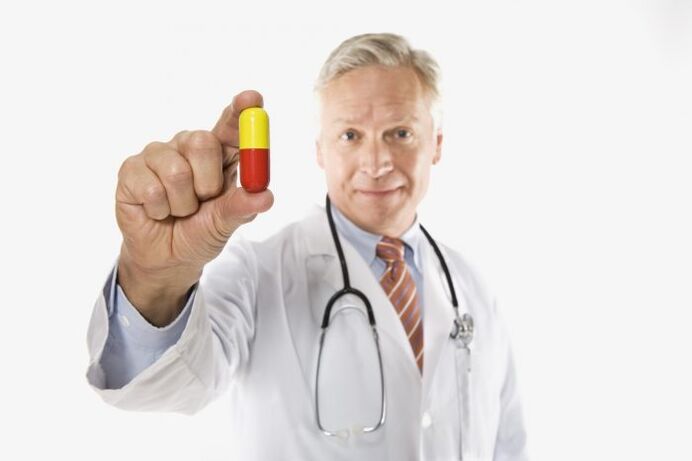 Medicul oferă medicamente pentru prostatita